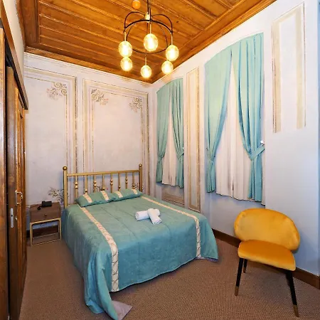 מלון Taksim Estane Butik