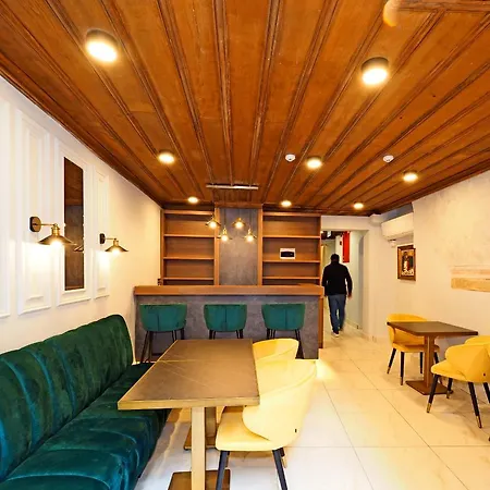 מלון Taksim Estane Butik